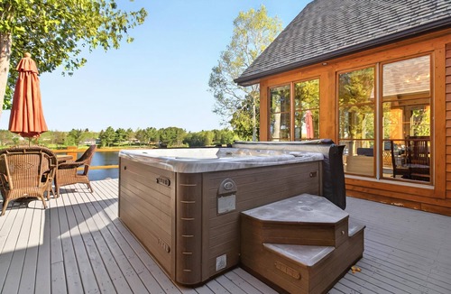 Weldford Ski Chalet | Riverlight Retreat — a cozy riverfront cottage in Browns Yard.