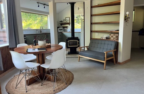 Taghum Cottage | Riverside Eagles Perch-15 minute to Nelson-Under total renovation until Aug 1/26