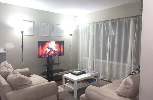 Burnaby House | Room in Burnaby w/FREE Street Parking