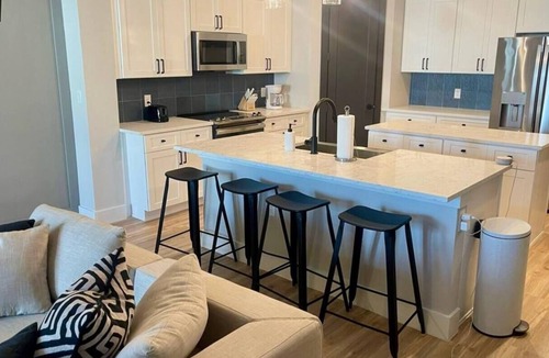 Princeton House | Rose- 3, One Double Room, Sleeps 2 + Free Wifi
