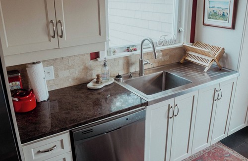 Onslow Other | Rural spacious farmhouse w/hot tub and can sleep 10, located 15m from Truro