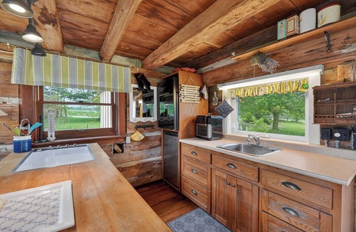Central Huron Cabin | Rustic Cabin/Cottage for family/friends getaway!. Peace, Quiet, Country