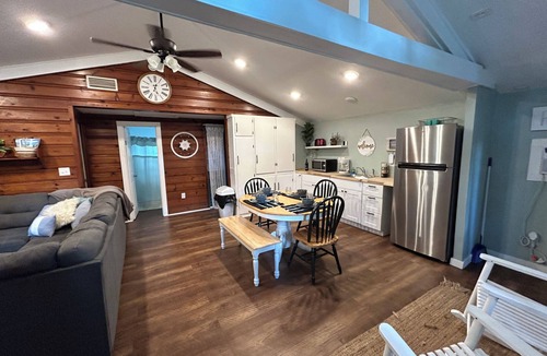 Satsuma Cabin | Rustic River Cabin - Shell Harbour on the St Johns River - Pet Friendly