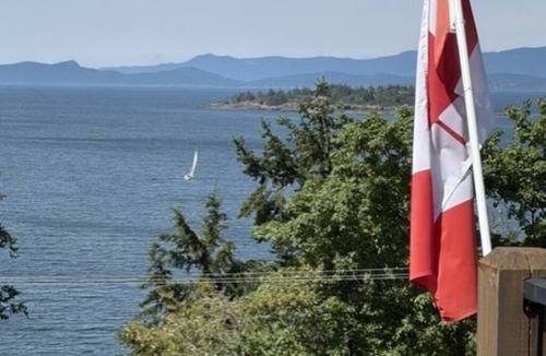 Regional District of Nanaimo House | Salish Sea Lookout - Ocean View Home centeraly located to beaches, marina & golf