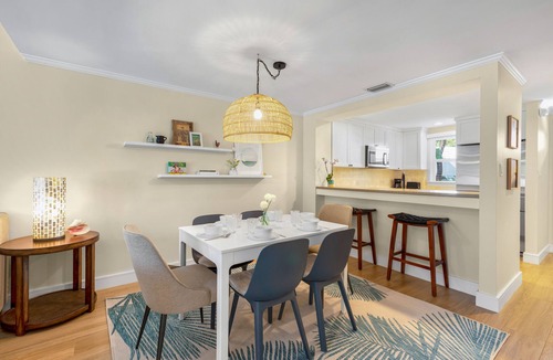 Bahama Village House | SALTWATER REMEDY~2BR/2.5Ba Truman Annex/Porter Crt Townhome/Semi-private Pool