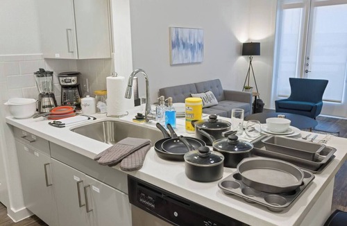Richardson Apartment | Save Big! Modern Stay by Trails, Food & Shopping