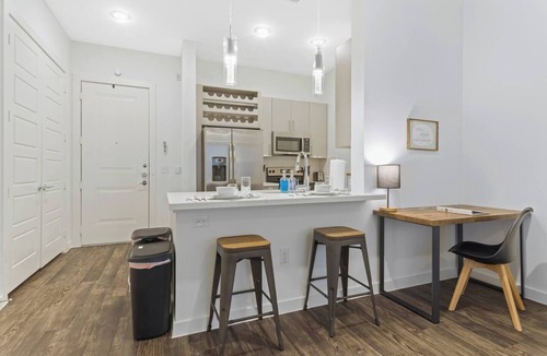 Richardson Apartment | Save Big! Modern Stay by Trails, Food & Shopping