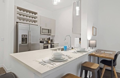 Richardson Apartment | Save Big! Modern Stay by Trails, Food & Shopping