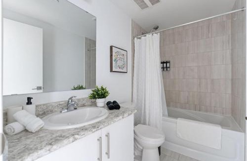 West Hill Apartment | Scarborough Oasis near UofT campus, Free Parking