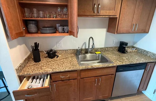 Fort Myers River District Apartment | Sea Breeze Skyline Suite