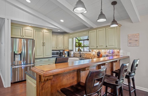 Eatonton House | Secluded Lake Oconee 4 Bed/4 BA lakefront home w/Private dock, 10 Min to Publix