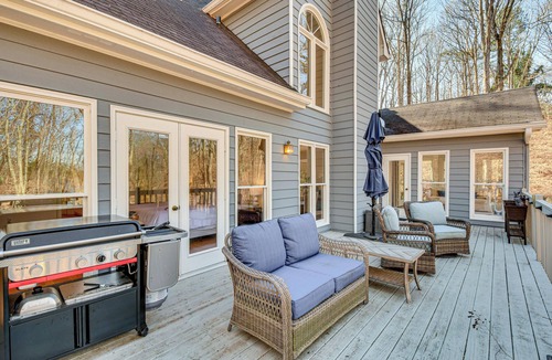 Gainesville House | Serene Lake Lanier Home: Walk to Dock & Fire Pit