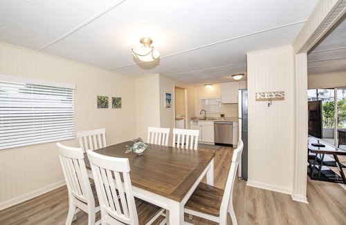 Crawfordville Cabin | Serene Waterfront Getaway: Perfect Vacation Rental for Families in Wakulla County, FL
