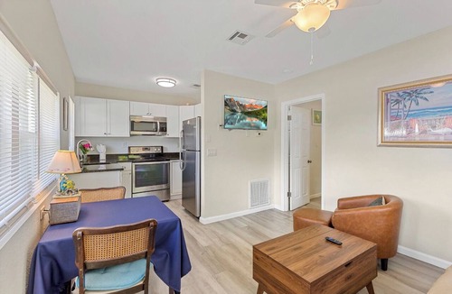 Laurel House | Shoreline Bungalow