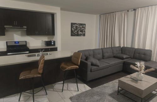 Markham Apartment | Short stay and exploring the city