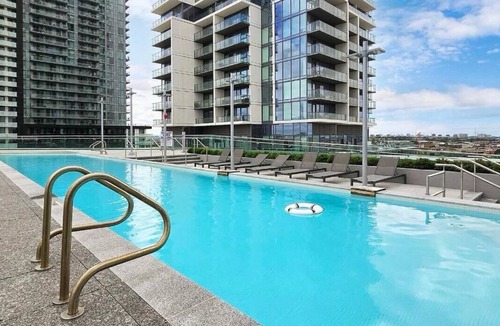 Vaughan Condo | Short-term & vacation rentals condo suites full amenities. Newly-built condos