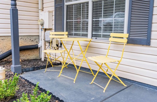 Church Street House | Signature Reserve Atlanta Luxury 3BR Townhome Near ATL Airport Sleeps 6