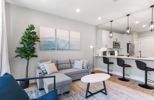 Northern Liberties Apartment | Sleeps 6 - Pier Views - Near Fishtown & Old City!