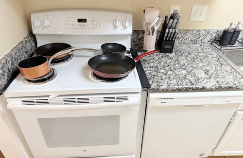 West Arlington House | Sleeps8.No Stairs,Carpet-Free Near Dallas Stadiums