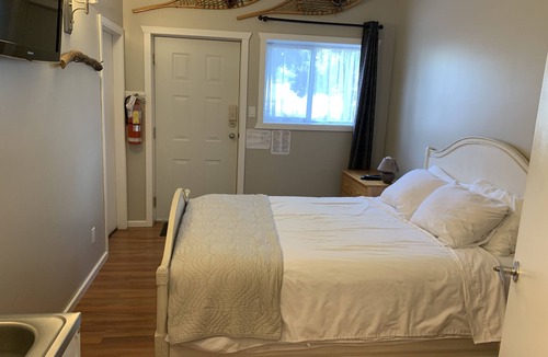 Smithers House | Smithers Guesthouse