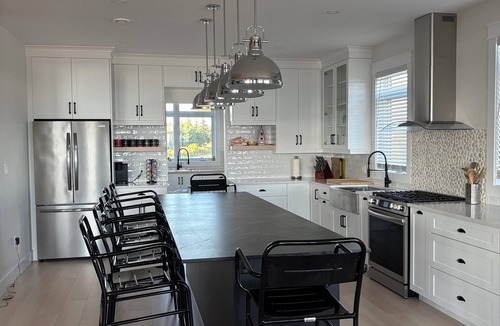 Union Corner House | Smugglers Beach Sea House Private Newly Built Executive Ocean Front Retreat