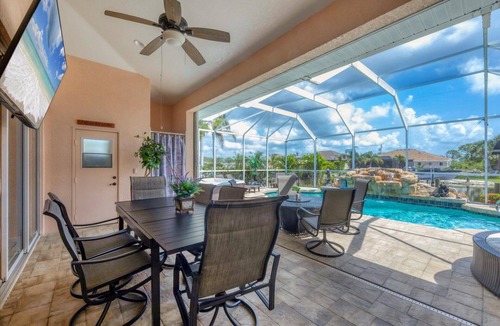South Gulf Cove House | South Gulf Cove Private Vacation Home with Pool and Hot Tub - Only 15 Minutes to SWFL Beaches!