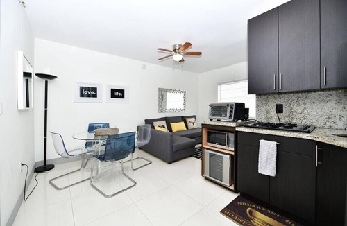 South of Fifth Condo | South of Fifth Beachside Condo 2Bed 1B, Pool, 2 Beach Chairs, 1 Umbrella