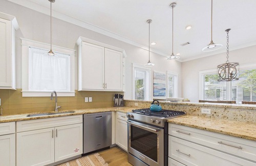 Greenway Park House | Southern Shell 74–Gated Retreat–Sleeps 9