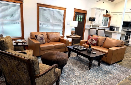 Southlake House | Southlake Guest House with Refined Texas Charm - Perfect for World Cup Matches