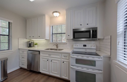 Panther Creek Apartment | Spacious 1BR Apt Retreat in The Woodlands: Private, Peaceful, Great Location