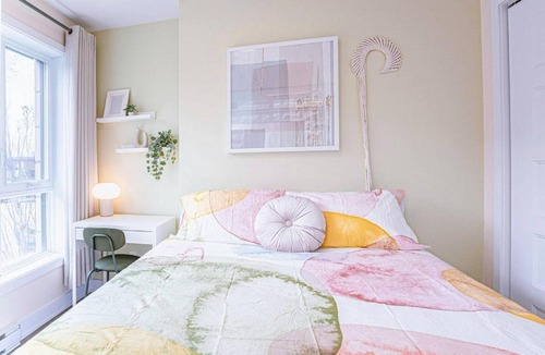 Cote-Des-Neiges—Notre-Dame-De-Grace Apartment | Spacious 1BR Getaway with Gym & Rooftop Views Near Downtown & Airport