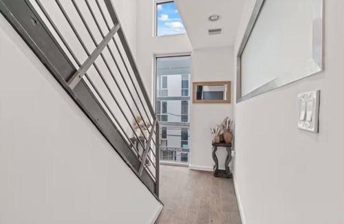 North Philadelphia East Condo | SPACIOUS 2BR 2BATH Bi-Level Near STADIUMS, Fishtown NoLibs & Center city.