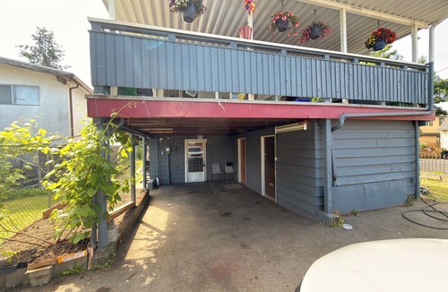 Killarney House | Spacious 3BR East Van Stay | Sleeps 6