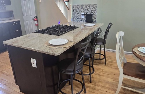 Teaneck House | Spacious 3BR Family Home Near NYC – Private Backyard, BBQ and Free Parking