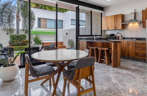 La Cruz de Huanacaxtle Apartment | Spacious 4BR w Jacuzzi & Beach Access - Villa 91