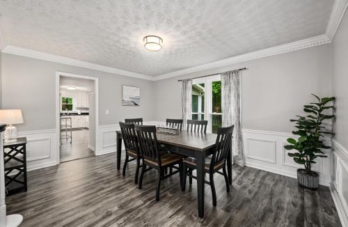 Clarkdale House | Spacious 4BR in Marietta with Modern Amenities