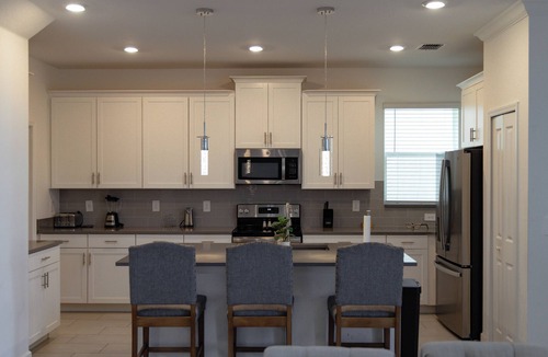 Davenport House | Spacious 5-bedroom 5bath house in serene Davenport with AC, Heating and Pool
