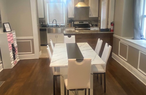Northeast Kansas City House | Spacious 5-bedroom house in lovely Kansas City