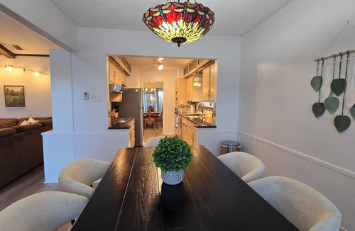 North San Antonio - SAT House | Spacious 5 Bedroom Home with Private Pool & Patio, Close to City Attractions