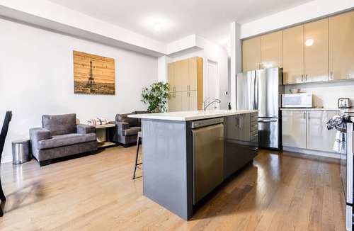 Richmond Hill House | Spacious 5BR Home | Fenced Yard, BBQ & Fast Wi-Fi | Richmond Hill