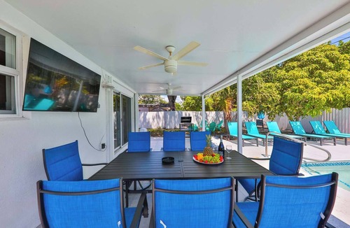 Ives Estates House | Spacious 5BR Villa with Private Pool Near Hard Rock Stadium
