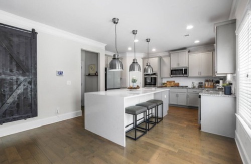 Church Street House | Spacious and quiet 4-bedroom house in peaceful Fayetteville with AC.