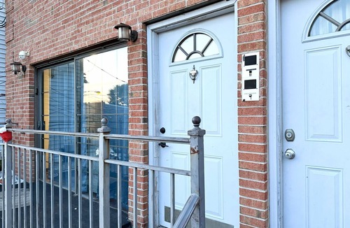 North Bergen Apartment | Spacious and Stylish 3BR in North Bergen; 5 miles from NYC and MetLife stadium