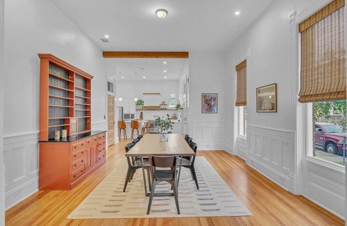 Southtown House | Spacious beautiful home in Lavaca Historic district. 15 minute walk to Alamodome