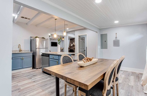 College Park House | Spacious Bungalow/Close to Airport/Downtown