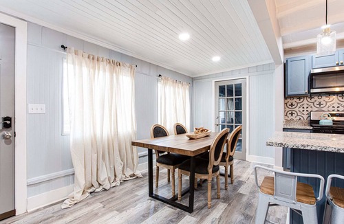 College Park House | Spacious Bungalow/Close to Airport/Downtown