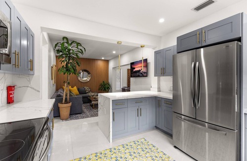 Allapattah House | Spacious, comfortable, and cozy family home and friends to relax and have fun. Explore Miami and South Florida. 7 min. to downtown and 10-20 minutes to several beaches, including South Beach. Very relaxing comfortable space.