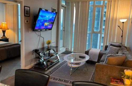 Downtown Mississauga House | Spacious-Cozy 2Bed Condo in Square Ones Misissauga