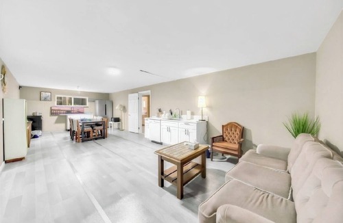 Delta House | Spacious cozy house near ferry and beach