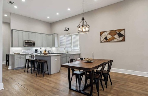 Five Points House | Spacious Duplex in Tobin Hill